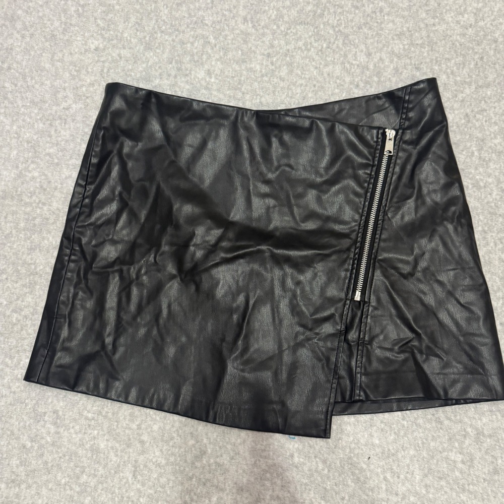Zara Black Faux Leather Wrap Skort Zip Front Mini Skirt XL Vegan Leather‎ Moto